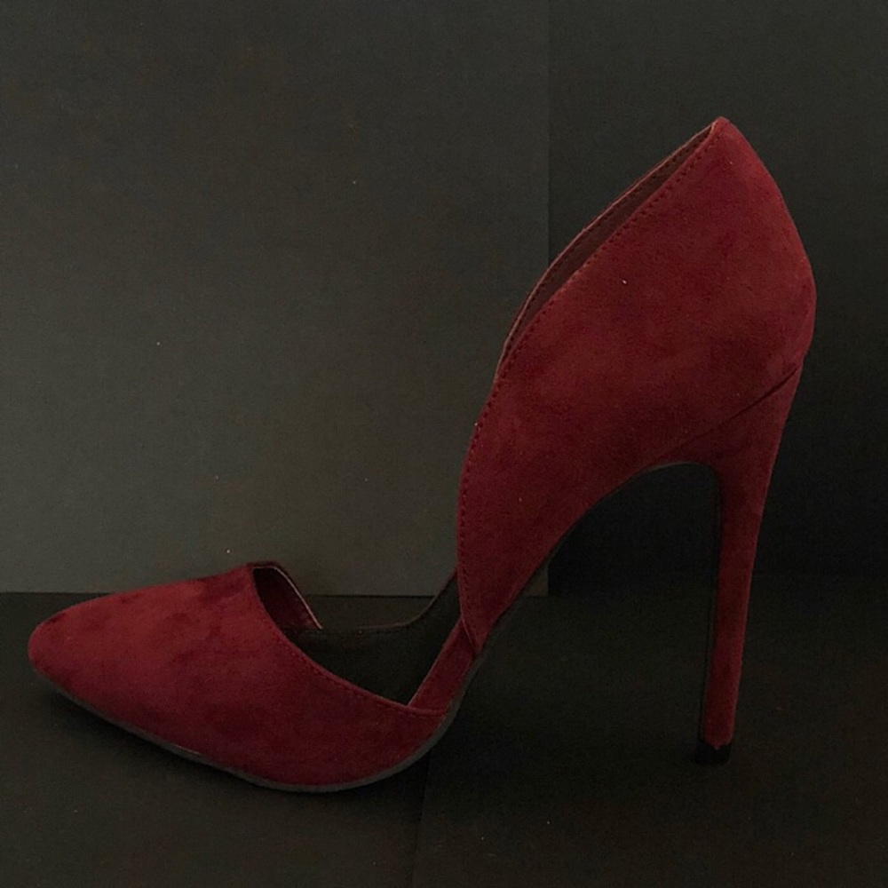 Sexy suede pumps